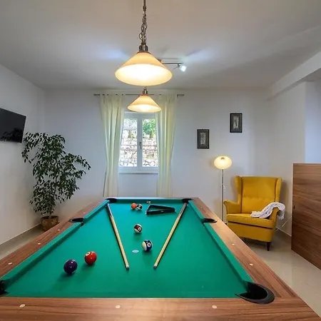 Dom wakacyjny Mit Privatpool Fuer 10 Personen Ca 150 Qm In Brovinje, Istrien Bucht Von Rasa *