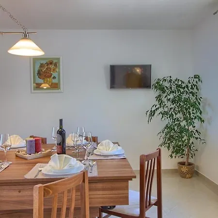 Mit Privatpool Fuer 10 Personen Ca 150 Qm In Brovinje, Istrien Bucht Von Rasa Dom wakacyjny *