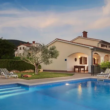 Mit Privatpool Fuer 10 Personen Ca 150 Qm In Brovinje, Istrien Bucht Von Rasa Dom wakacyjny *